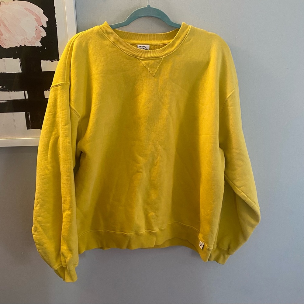 Akimbo Club Yellow crewneck Sweatshirt